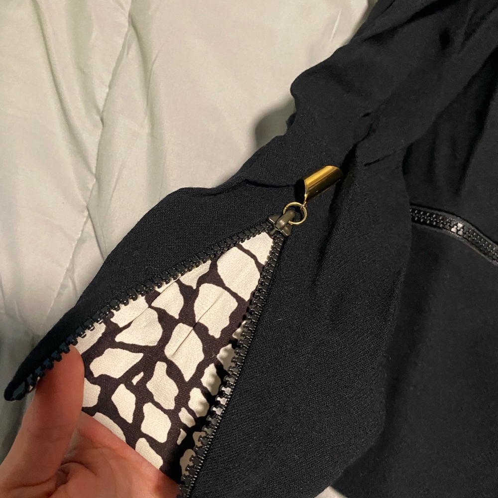 Black Blazer With Patterned Collar - image 2